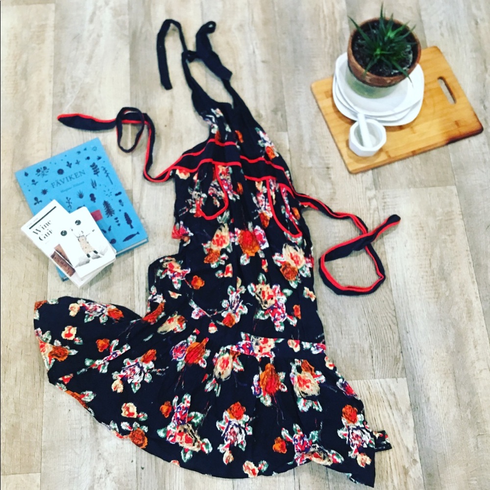Wild Rose Apron 🍽🍶